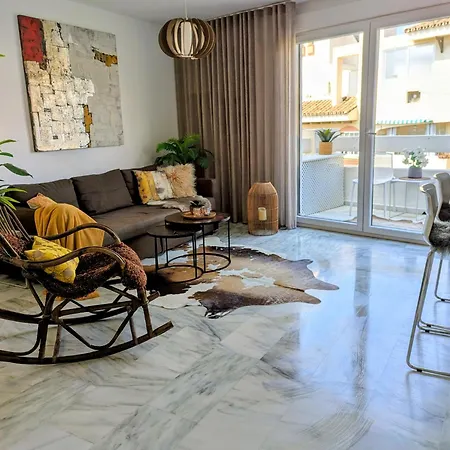 Pin4.1 - Beachfront 1br Near Port Lejlighed Estepona