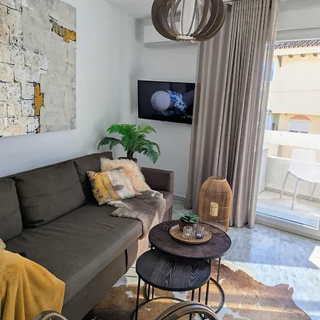Pin4.1 - Beachfront 1br Near Port