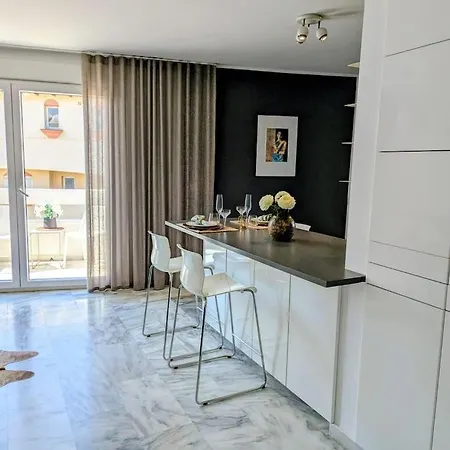 Lejlighed Pin41 - Beachfront 1br Near Port &