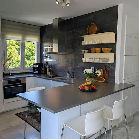 Pin41 - Beachfront 1br Near Port &
